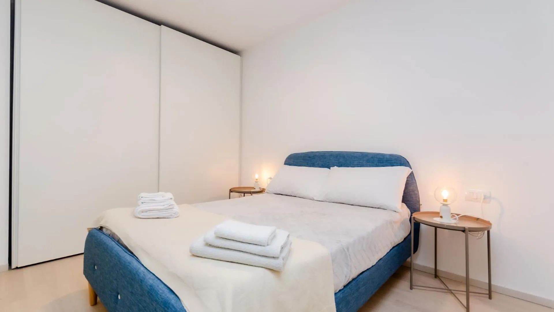 Apartament Mini Loft Linate Airport And Blu Metro Mediolan