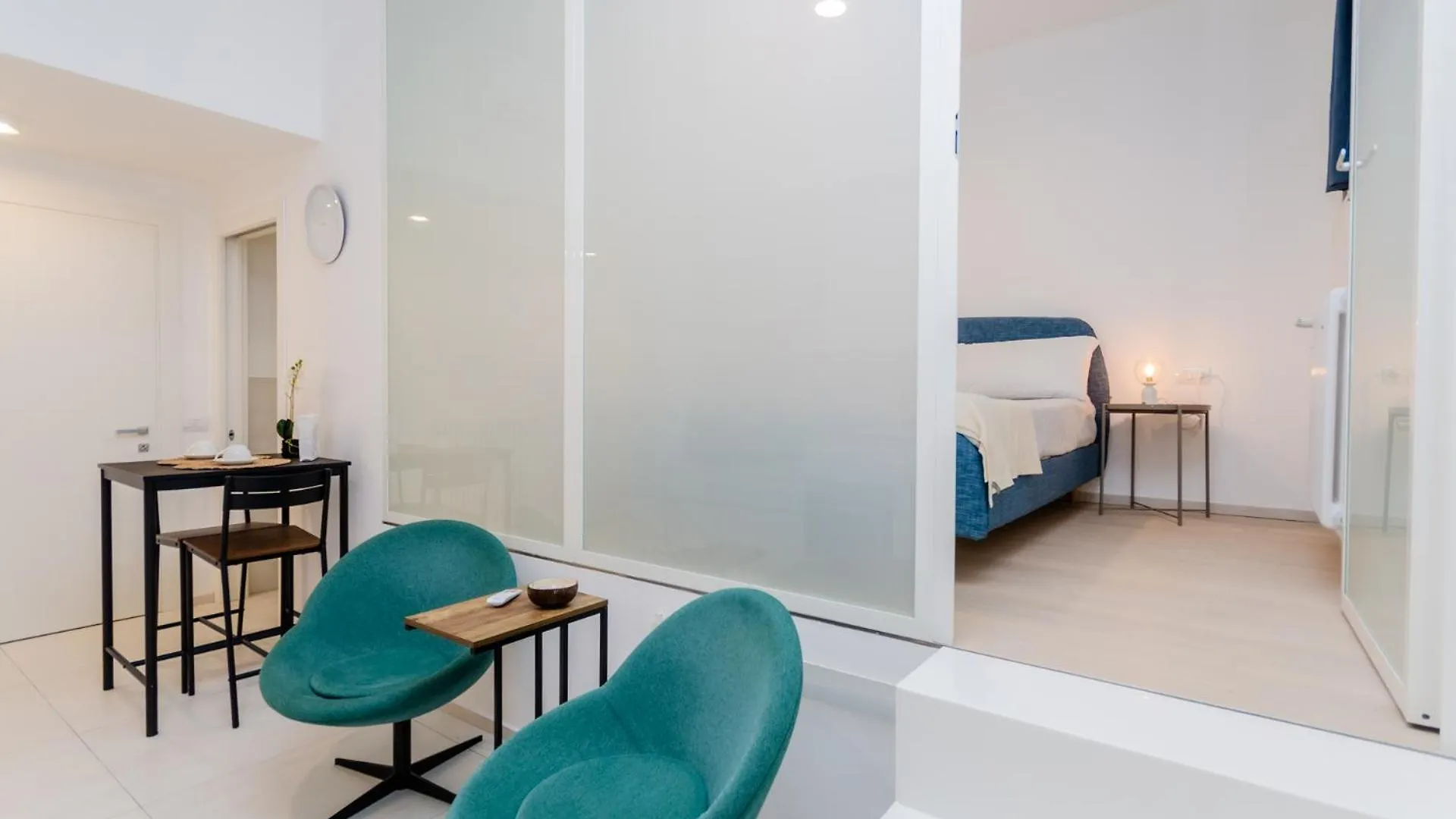 Apartament Mini Loft Linate Airport And Blu Metro Mediolan 0*,