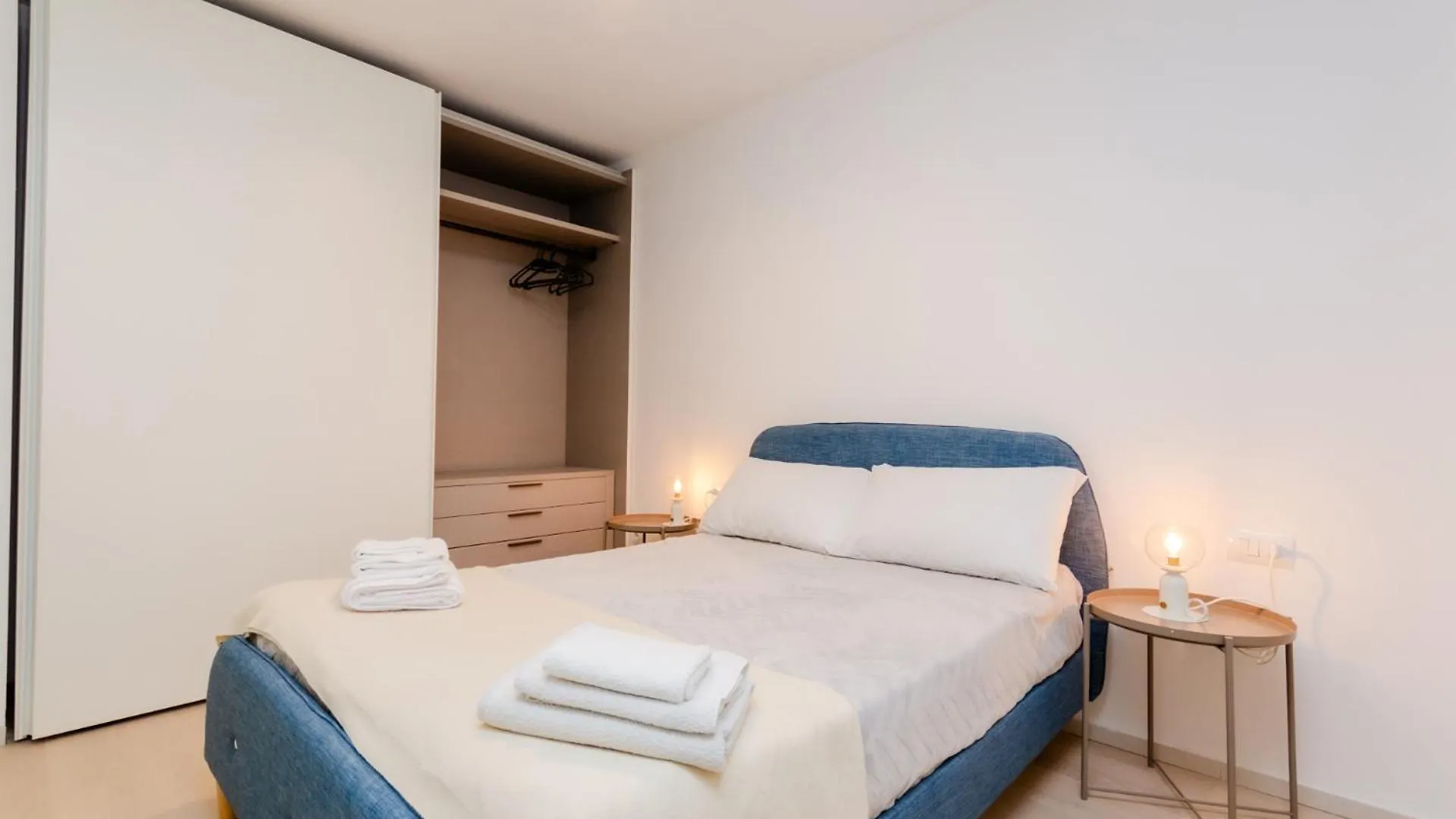 Apartament Mini Loft Linate Airport And Blu Metro Mediolan